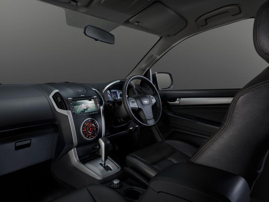  Isuzu MU-X 2013 года  (фото 8 из 30)